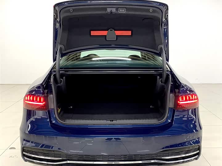 Фото 5 - Audi A7L