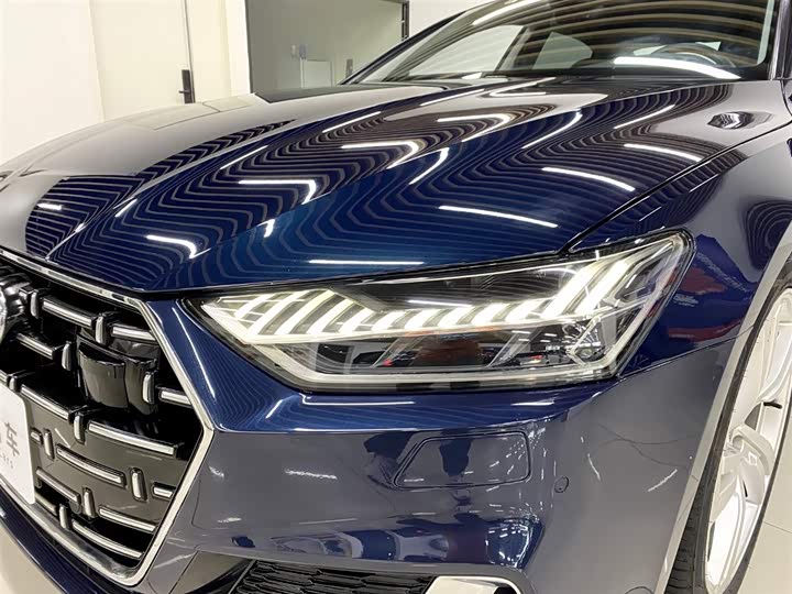 Фото 6 - Audi A7L