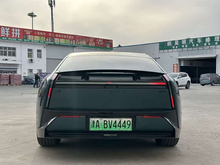 Фото 9 - XPeng P7