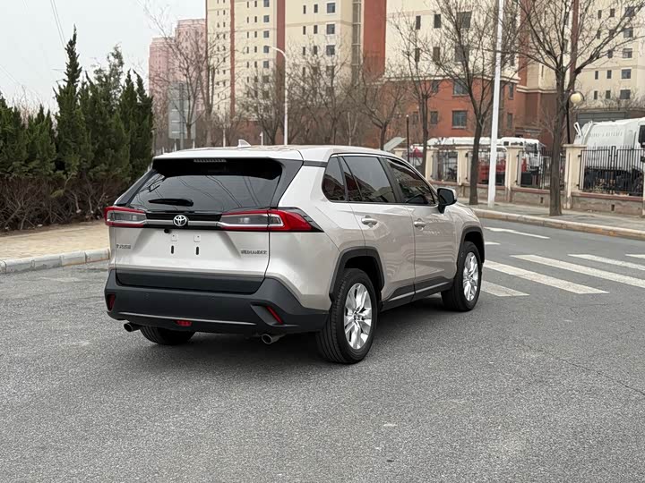 Photo 7 - Toyota Wildlander