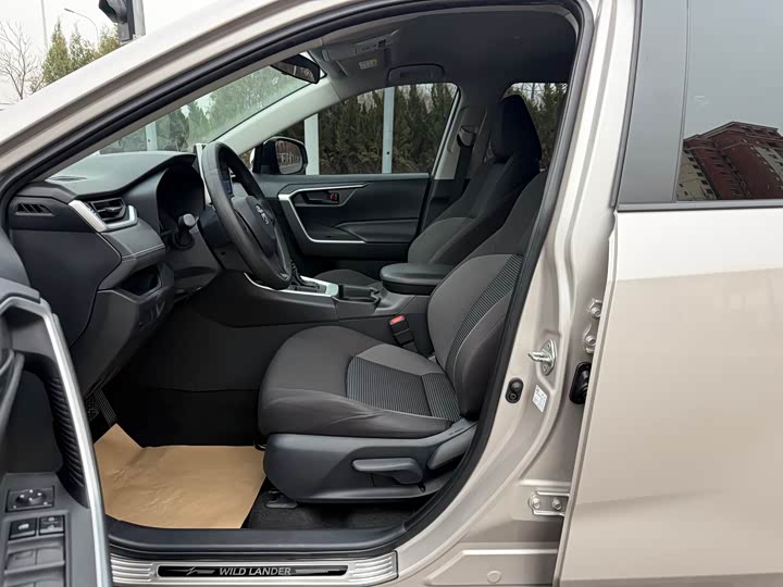 Photo 8 - Toyota Wildlander