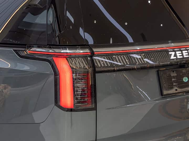 Фото 7 - Zeekr 009