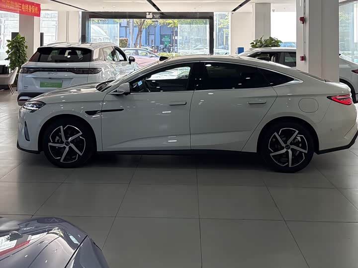 Фото 3 - BYD Seal 07 DM-i Hybrid