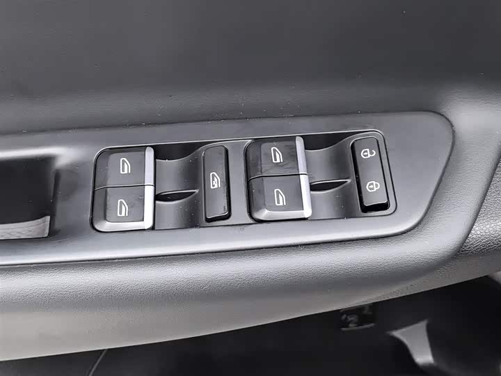 Фото 9 - Geely Emgrand GL