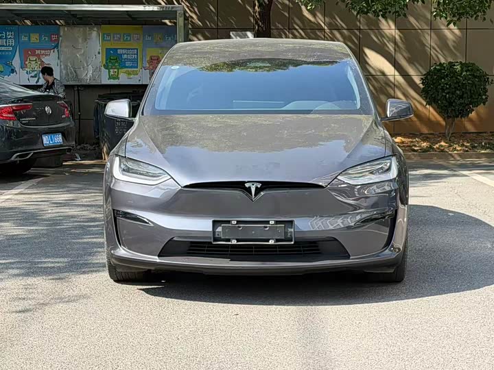 Фото 2 - Tesla Model X