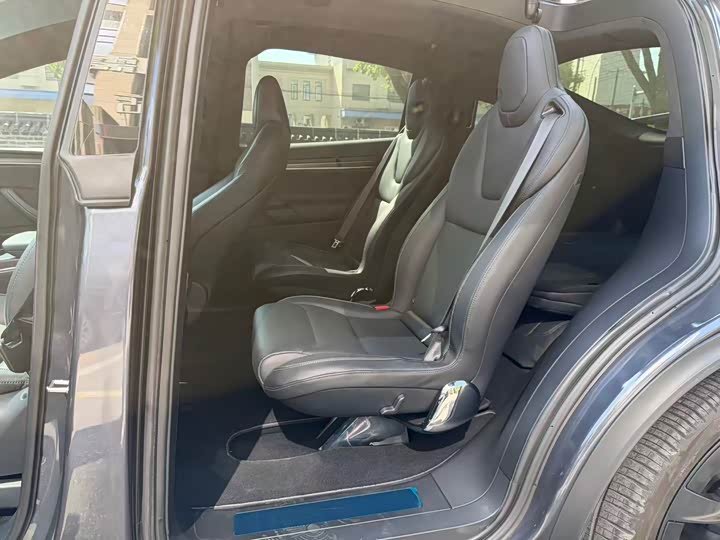 Фото 8 - Tesla Model X