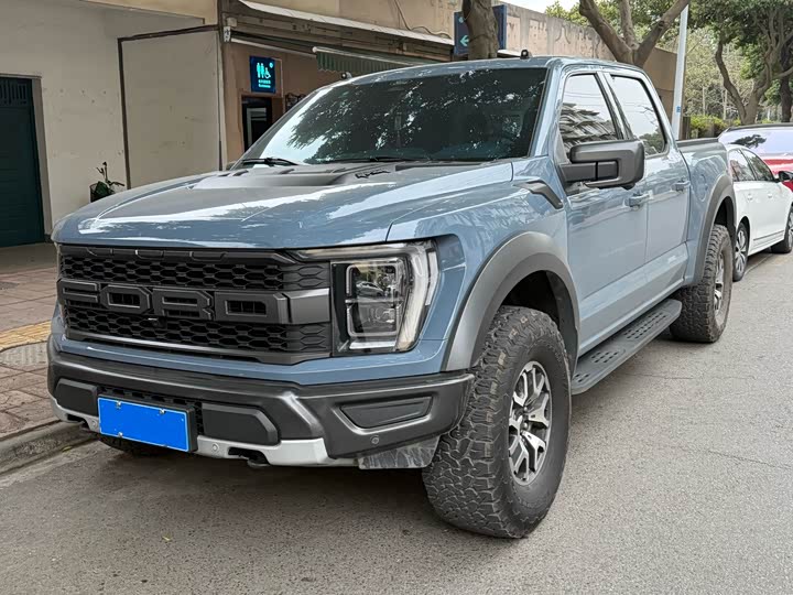 Photo 3 - Ford F-150 Raptor