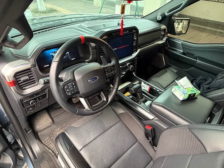 Photo 5 - Ford F-150 Raptor