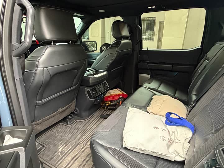 Photo 7 - Ford F-150 Raptor