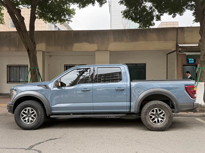 Photo 8 - Ford F-150 Raptor
