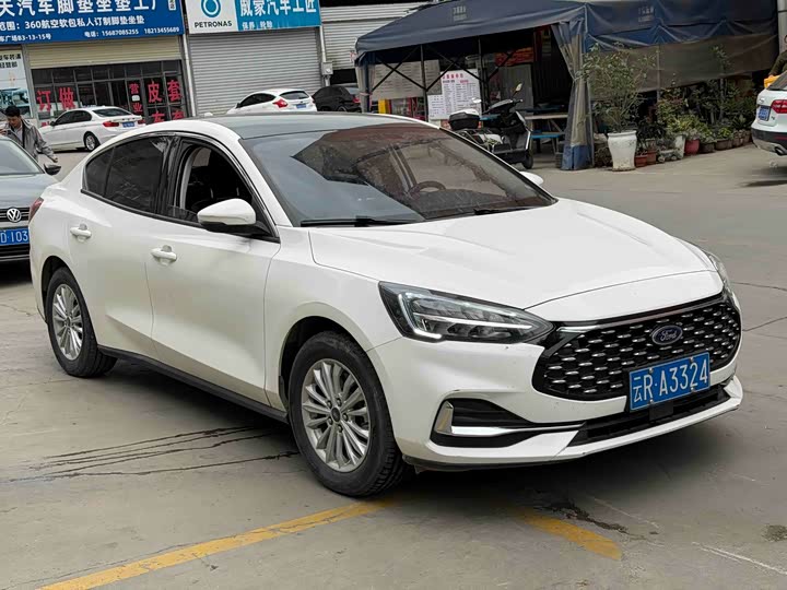 Фото 3 - Ford Focus