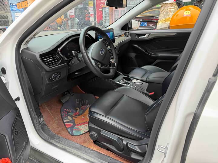 Фото 4 - Ford Focus