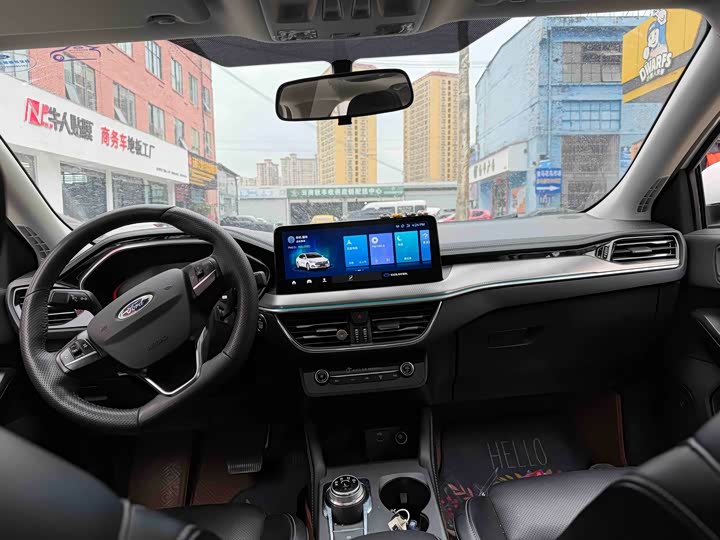 Фото 5 - Ford Focus