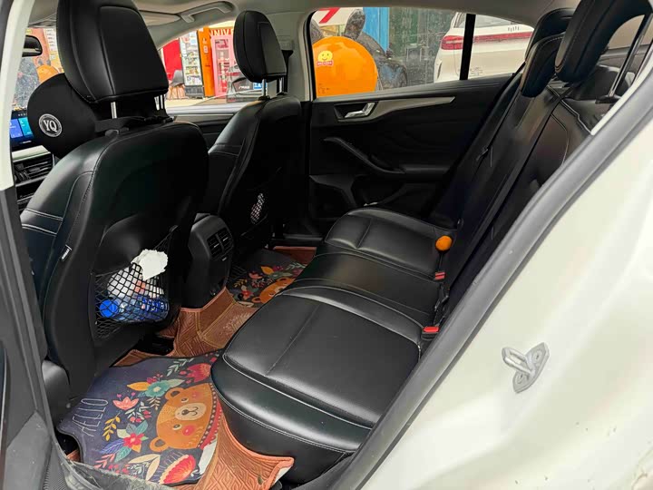 Фото 6 - Ford Focus