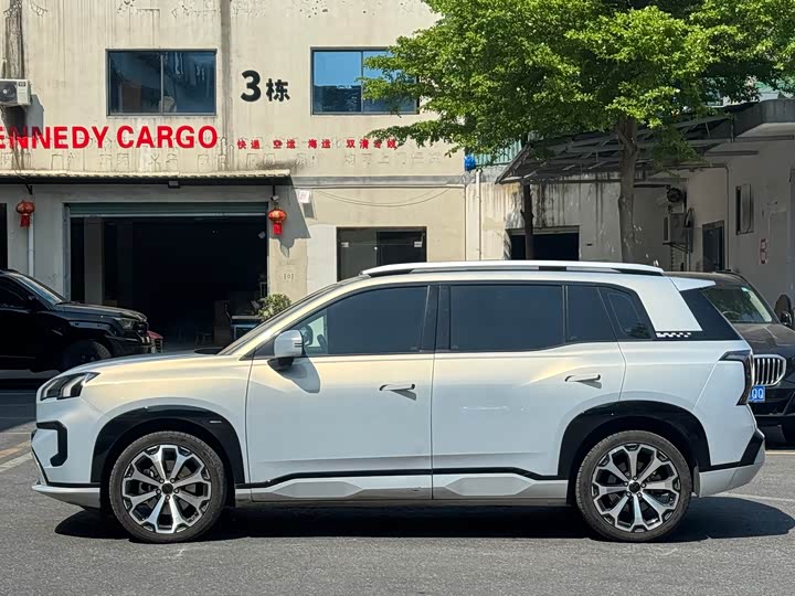 Фото 7 - GAC Aion V