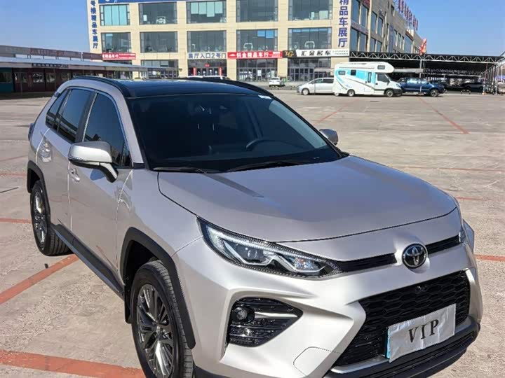 Photo 2 - Toyota Wildlander