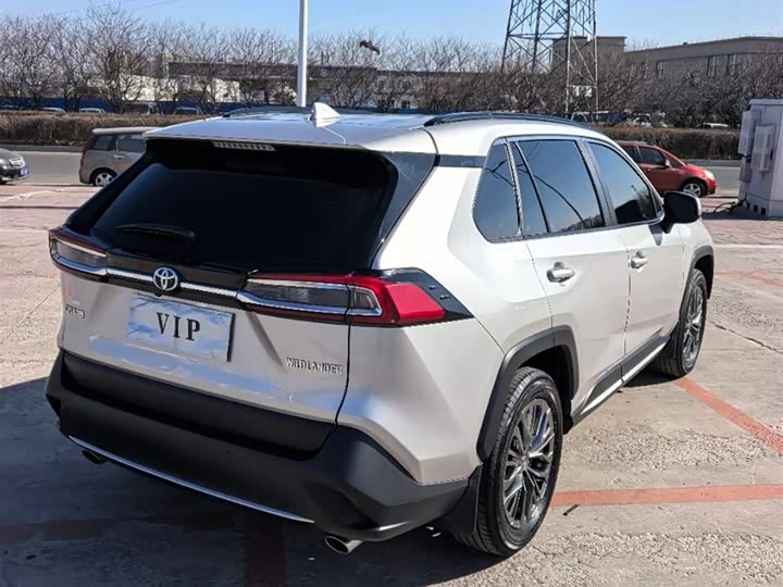 Photo 9 - Toyota Wildlander