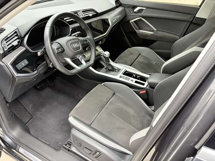 Фото 8 - Audi Q3