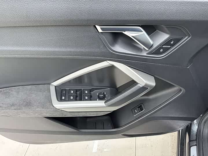 Фото 9 - Audi Q3