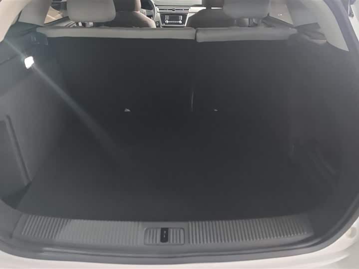 Фото 4 - Roewe Ei5