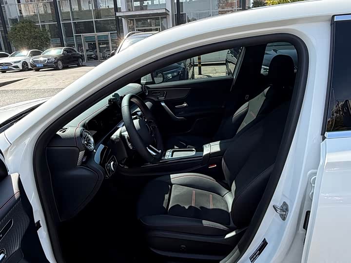 Фото 5 - Mercedes-Benz A-Class