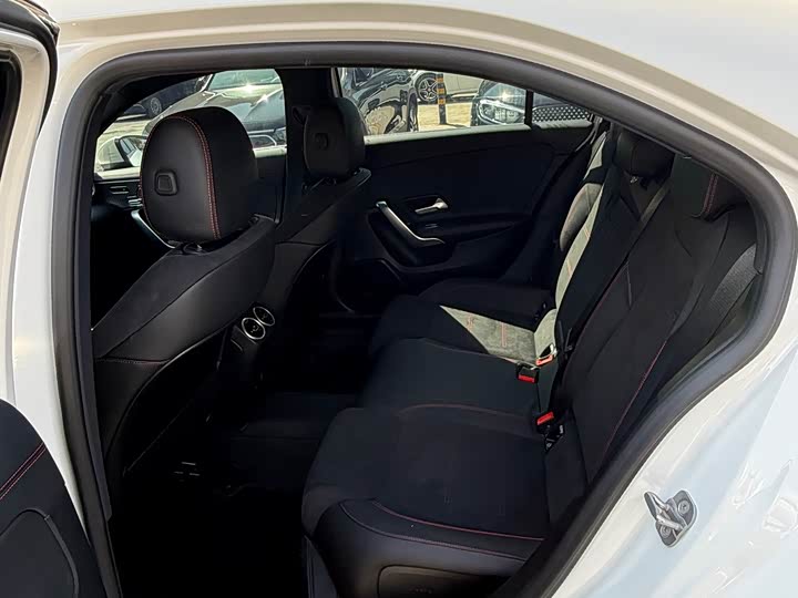 Фото 7 - Mercedes-Benz A-Class