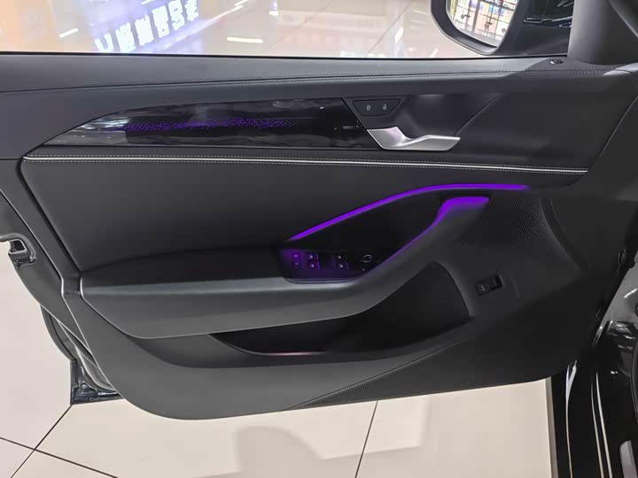 Photo 8 - Volkswagen Magotan