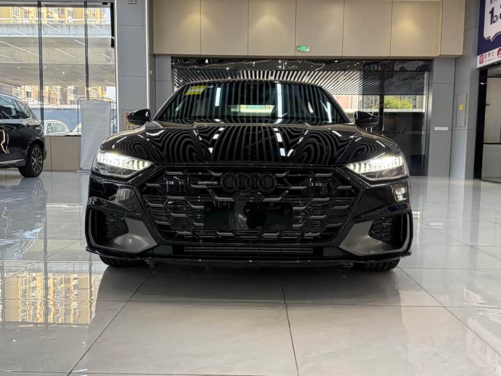 Фото 1 - Audi A7L