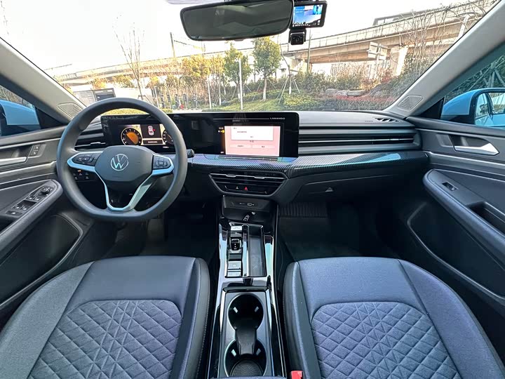Volkswagen Lamando L 2024 2024款 凌渡L 200TSI DSG潮辣版