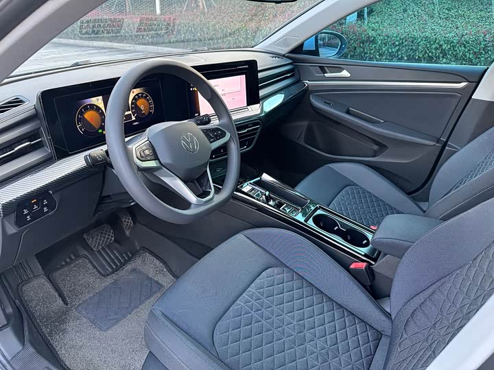 Volkswagen Lamando L 2024 2024款 凌渡L 200TSI DSG潮辣版