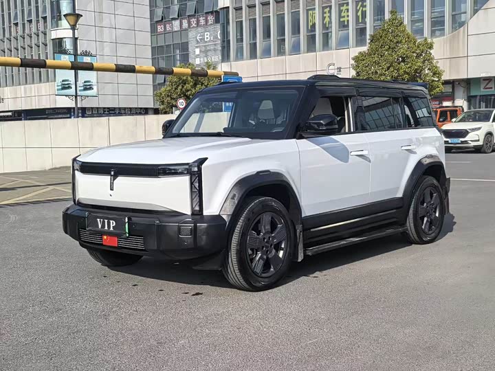 Фото 1 - Chery iCar 03