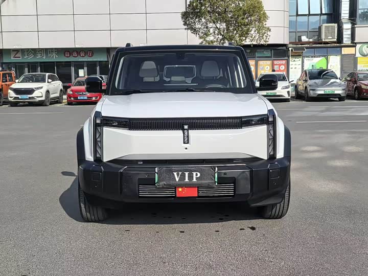 Фото 2 - Chery iCar 03