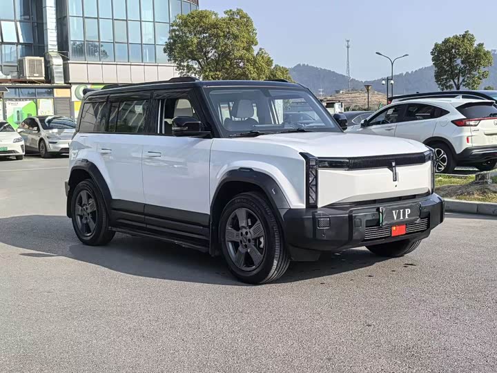 Фото 3 - Chery iCar 03