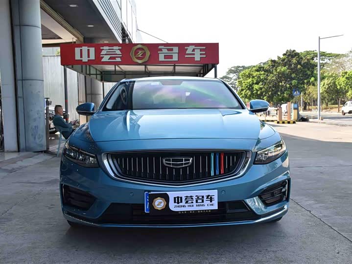 Фото 2 - Geely Preface