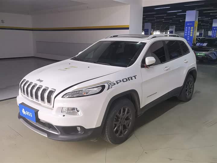 Фото 1 - Jeep Cherokee