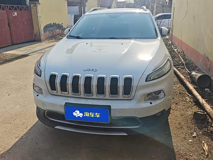 Фото 2 - Jeep Cherokee