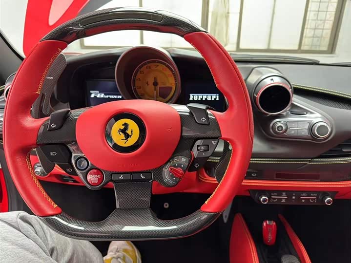 Фото 6 - Ferrari F8