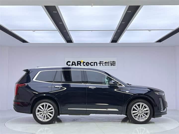 Photo 6 - Cadillac XT6