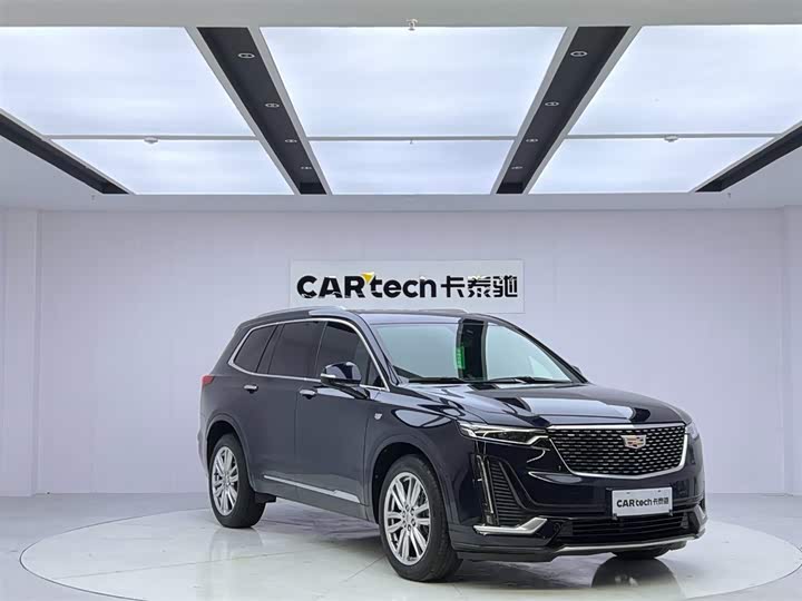 Photo 7 - Cadillac XT6