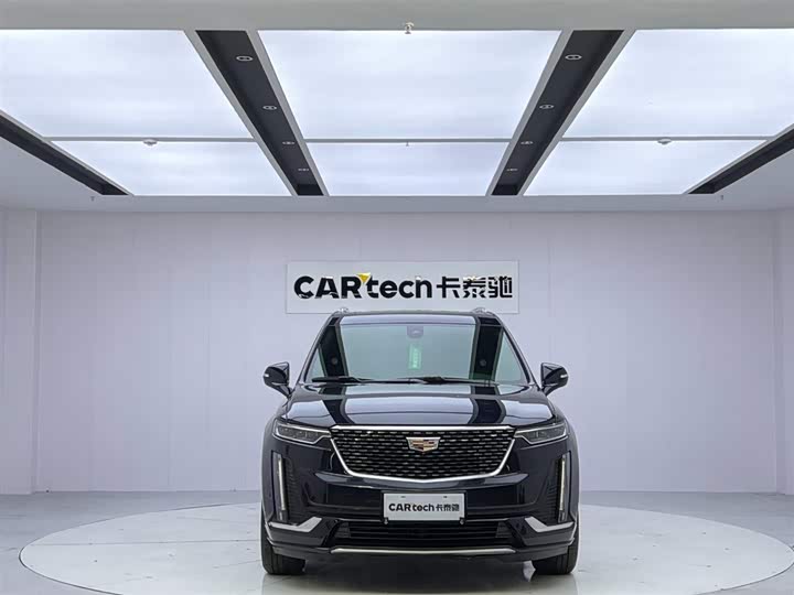 Photo 8 - Cadillac XT6