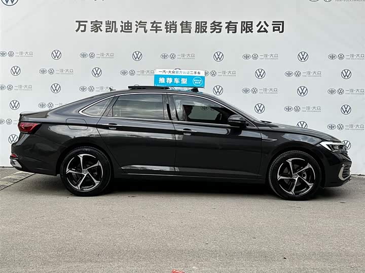 Volkswagen Sagitar L 2025 2025款 300TSI DSG超越版