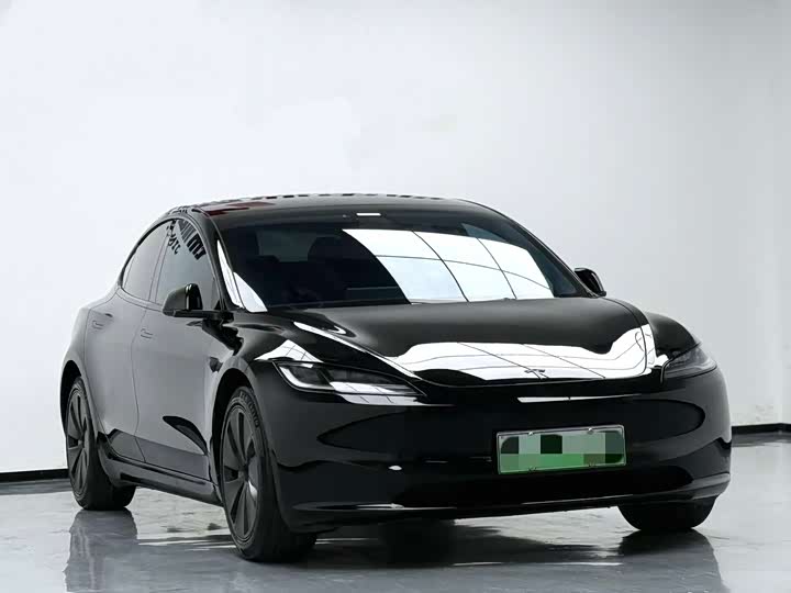 Фото 2 - Tesla Model 3