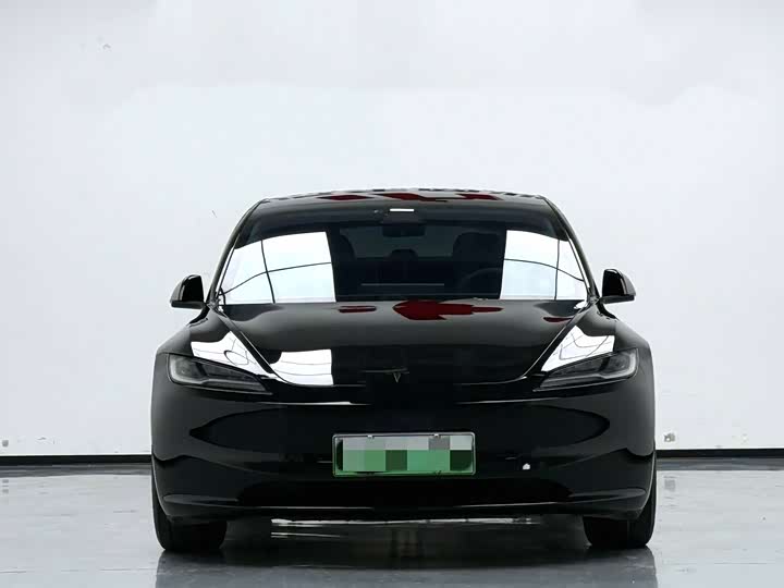 Фото 3 - Tesla Model 3