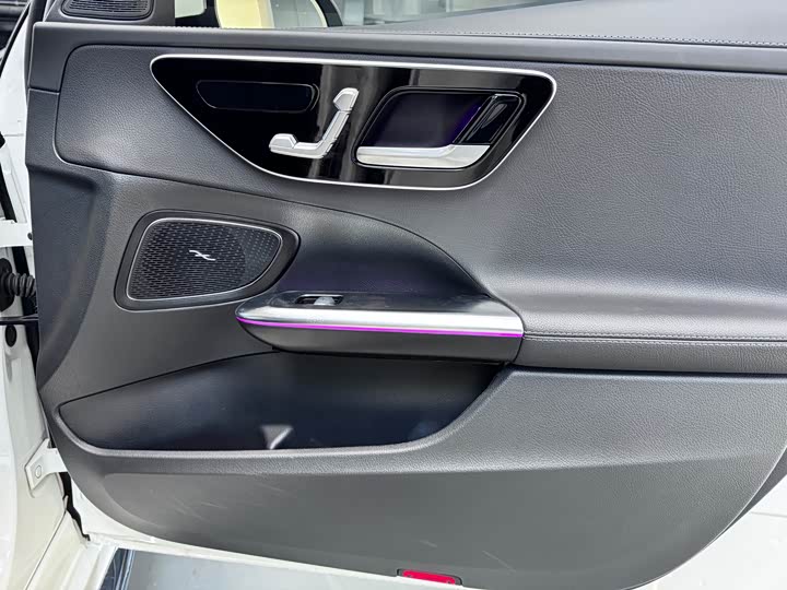 Photo 9 - Mercedes-Benz C-Class