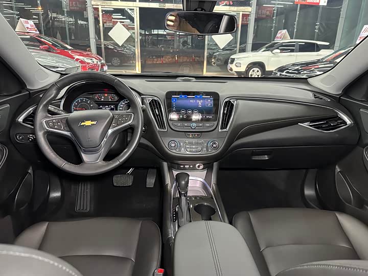 Фото 9 - Chevrolet Malibu XL