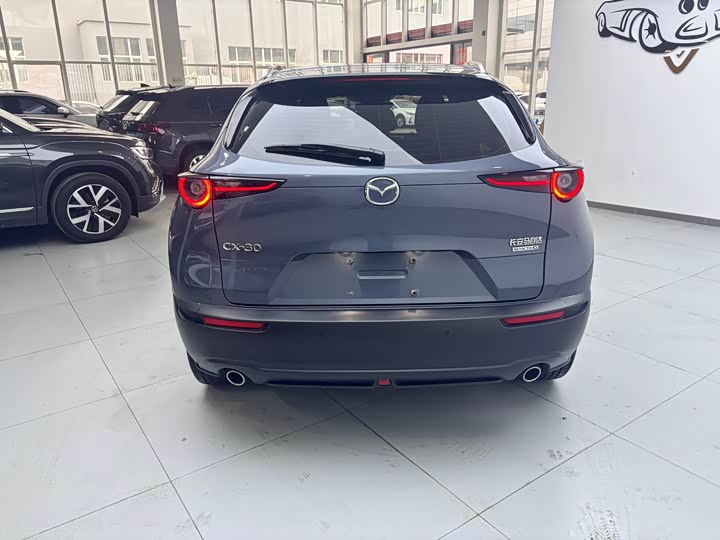 Фото 4 - Mazda CX-30