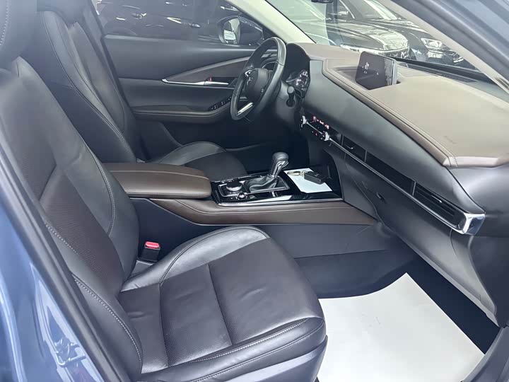 Фото 7 - Mazda CX-30