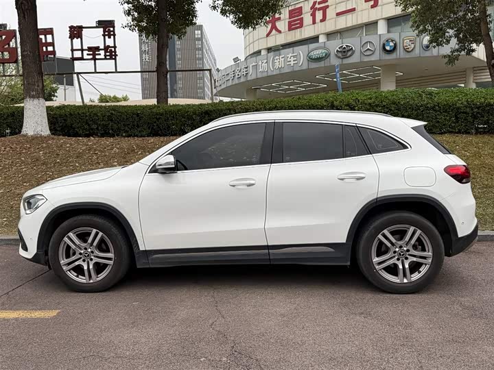 Фото 3 - Mercedes-Benz GLA-Class