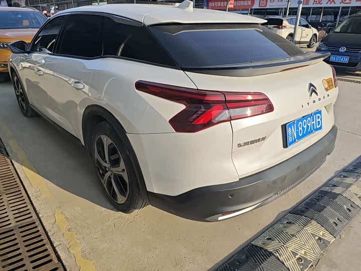 Фото 9 - Citroen C5 X