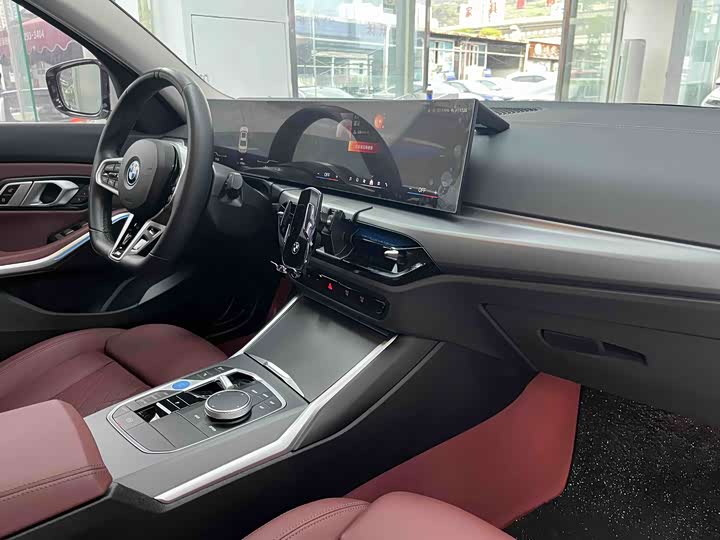 Фото 8 - BMW i3